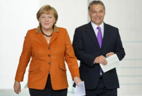 Merkel “qaş düzəltdiyi yerdə göz çıxardı”- VIDEO