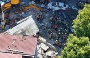    İstanbulda  bina çökdü:    Yaralılar var + Video     