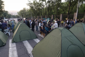 İrəvanda etirazçılar çadırlar qurub aksiya keçirirlər    - VİDEO   