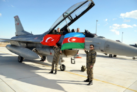 Azərbaycan və Türkiyə hərbi pilotları uçuş keçirdi - FOTOLAR