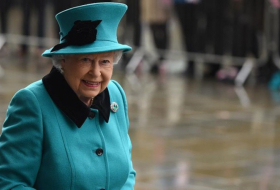 Kraliça II Elizabetin maaşı artırılır - 76 milyon