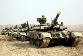    Təlimə cəlb edilmiş tank bölmələri tapşırıqları yerinə yetirirlər -    VİDEO      