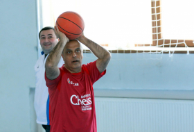 FIDE rəhbəri Şəmkirdə basketbol oynadı -    FOTO     
