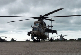   Ordumuzun helikopter parkı yenilənib -  VİDEO  