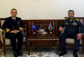 Müdafiə naziri NATO-nun Kontr-admiralı ilə görüşüb