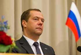 Medvedev azərbaycanlı və ermənilərə xəbərdarlıq etdi 