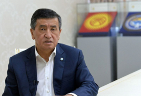  Qırğızıstan Prezidenti istefa verdi 