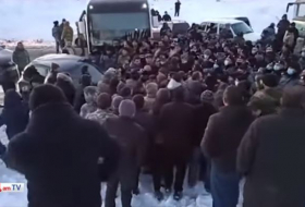 Ermənistanda polislə etirazçılar arasında toqquşma -   VİDEO    