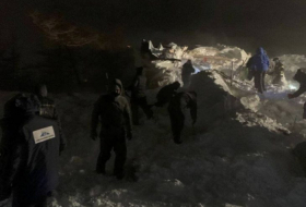   Rusiyada 5 evin sakinləri qar uçqunu altında qaldı -    VİDEO      