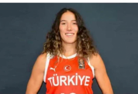    Türkiyəli basketbolçu dağıntılar altında qalıb    