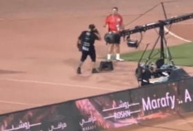    Ronaldo güclü zərbə vurdu, top operatorun başına dəydi -    Video     