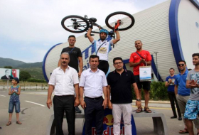 Jurnalistlər arasında velosiped yarışı keçirilib - Fotolar