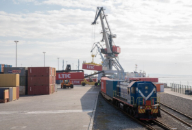       Orta Dəhlizdə canlanma:    Ötən ay Çindən 10 konteyner blok qatar göndərilib   