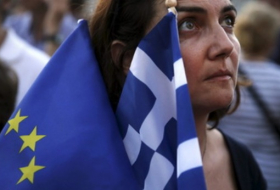 Yunanıstan 53,5 milyard avro borc istədi 